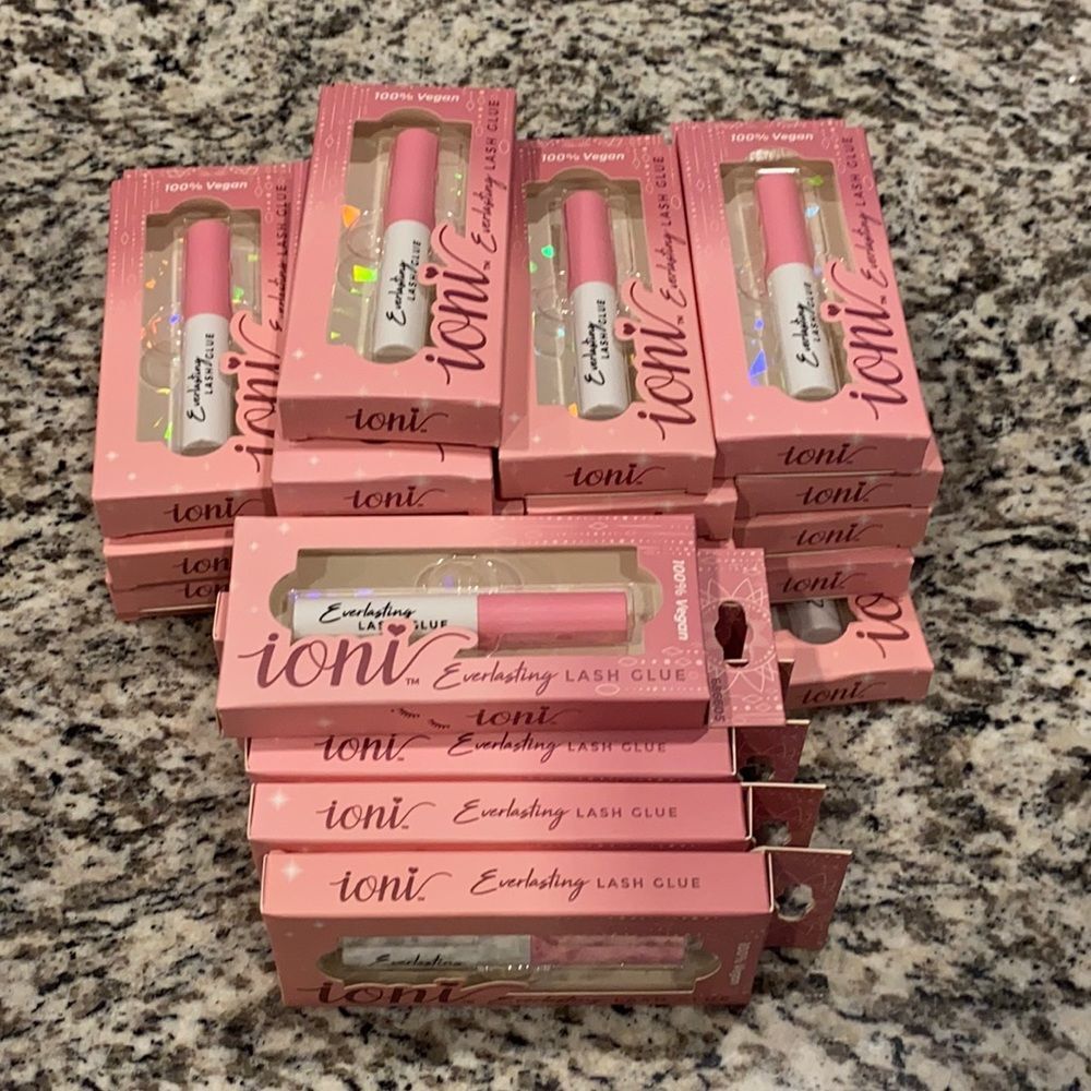 Ioni  everlasting Lash glue  lot of 25 NIB